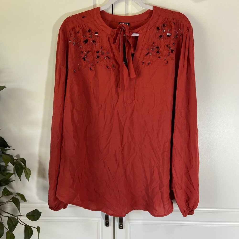 Torrid Rust Orange Embroidered Eyelet Beaded Tie Neck Rayon Blouse Top Size 0 L